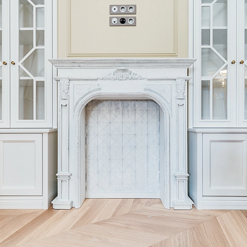 Шкаф витрина 