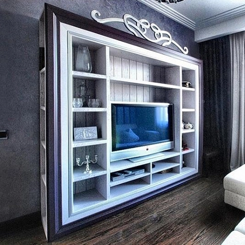 Ниша ТВ из массива