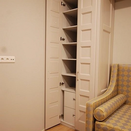 Шкаф в детскую комнату