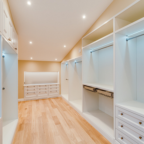  Гардеробная большая